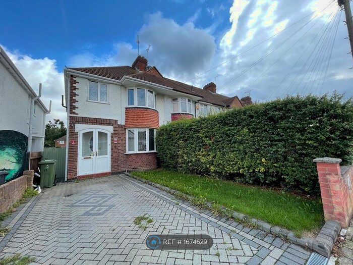 3 Bedroom Semi-Detached House To Rent In The Greenway, Orpington, BR5