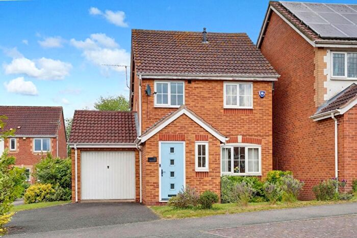 3 Bedroom Detached House For Sale In Field Maple Drive, Nottingham, NG7