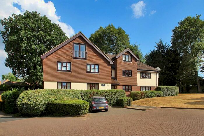 2 Bedroom Flat To Rent In White Lodge Close, Sevenoaks, TN13