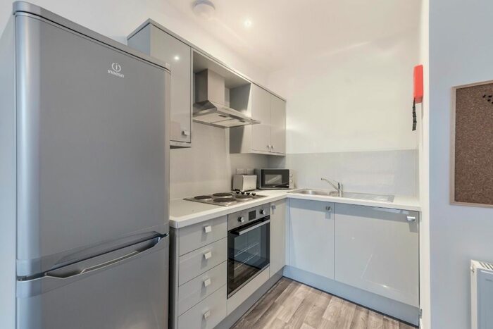 1 Bedroom Flat To Rent In Downfield Place, Dalry, Edinburgh, EH11