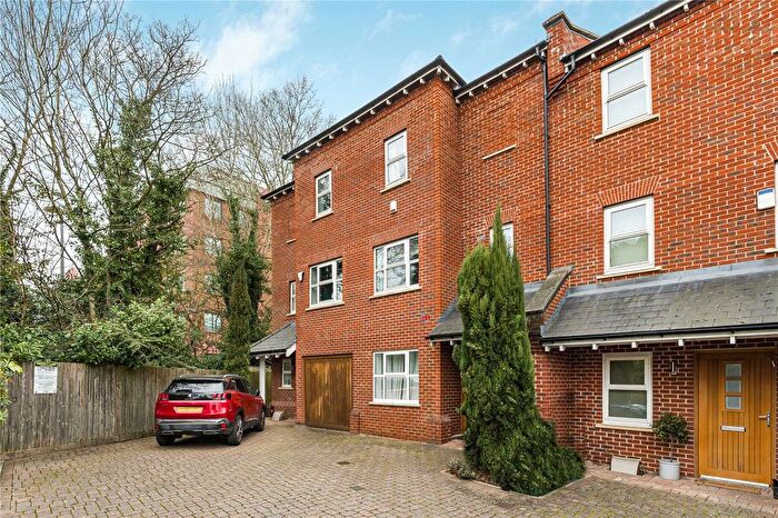 4 Bedroom Terraced House For Sale In Charles Sevright Way, London, NW7