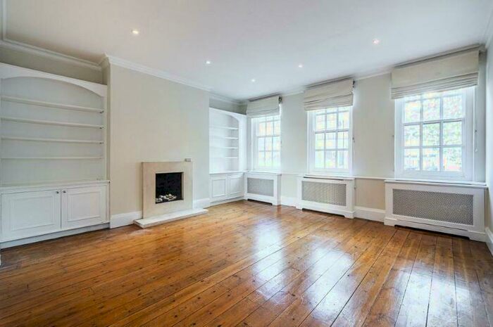 3 Bedroom Apartment To Rent In St Johns Wood Road, St Johns Wood, London, NW8