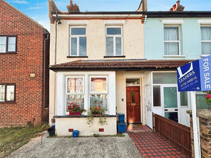 2 Bedroom Apartment For Sale In Stromness Road, Southend-on-Sea, Essex, SS2