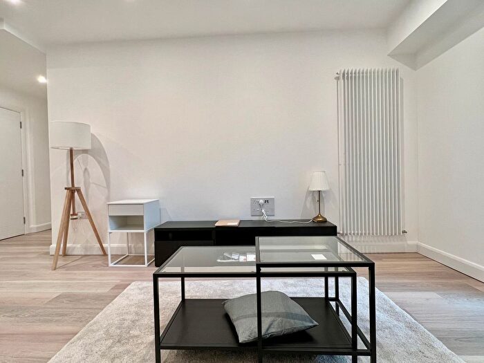 3 Bedroom Flat To Rent In Seagull Lane, London, E16