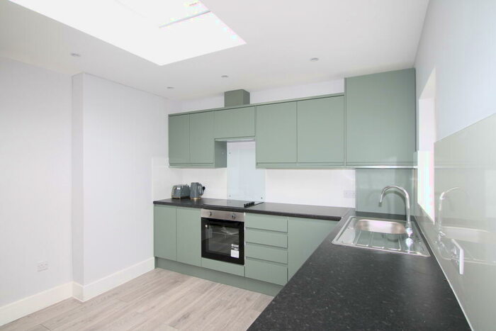 5 Bedroom House To Rent In Burnham Road, Dartford, DA1