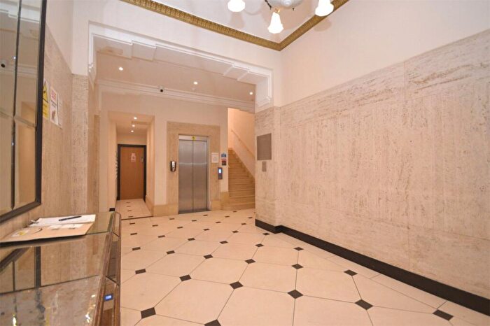 1 Bedroom Apartment To Rent In Western Road, Brighton, BN1