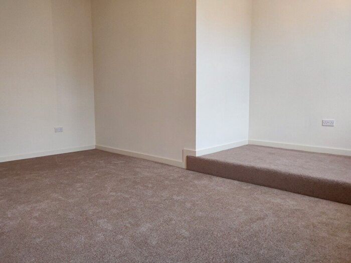 1 Bedroom Flat To Rent In Rockingham Road, Kettering, NN16
