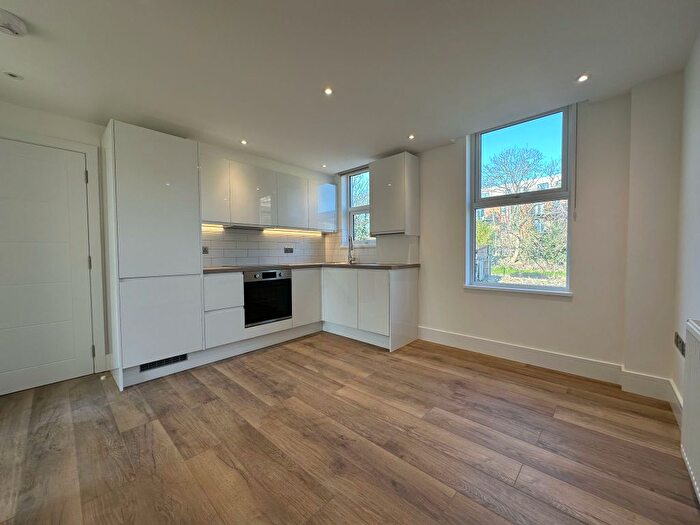 1 Bedroom Flat To Rent In Palmerston Crescent, London, N13
