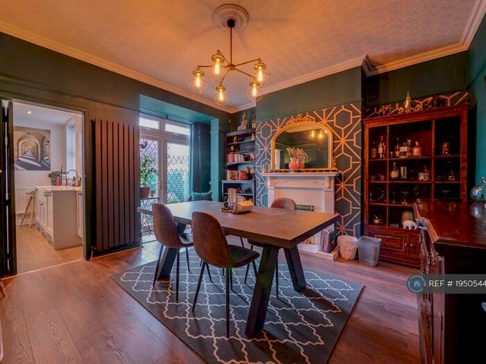 3 Bedroom Terraced House To Rent In Culcheth Lane, Manchester, M40