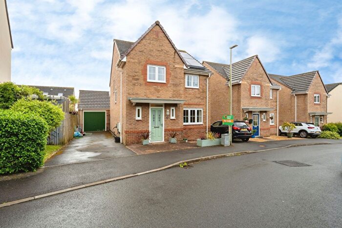 4 Bedroom Detached House For Sale In Bryn Uchaf, Bryn, Llanelli, SA14