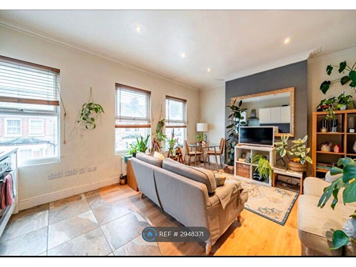 2 Bedroom Flat To Rent In Rita Road, London, SW8