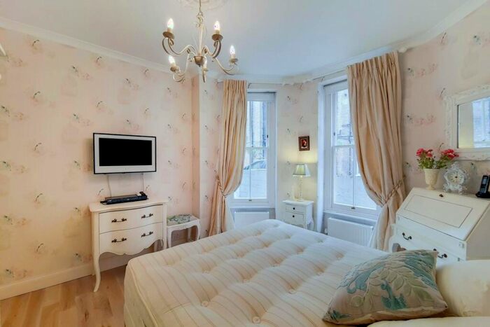 1 Bedroom Flat To Rent In The Terrace, Barnes, London, SW13