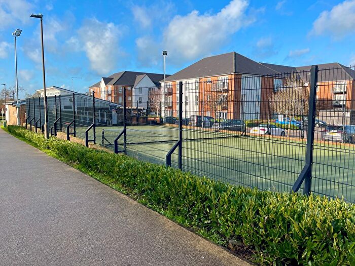 2 Bedroom Flat To Rent In Holmbush Mews, Faygate, Horsham, RH12