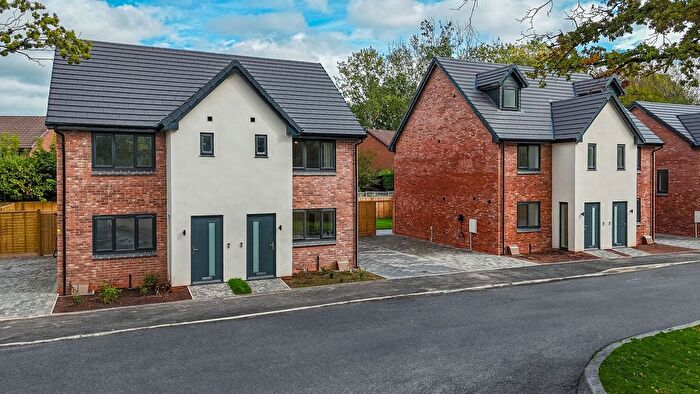 4 Bedroom Semi-Detached House For Sale In Siren Close, Birchwood, WA3