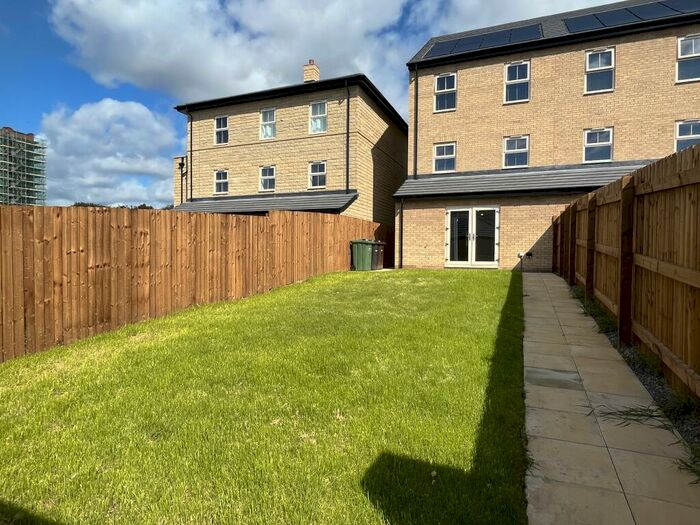 4 Bedroom House To Rent In Magnolia Road, Seacroft, Leeds, LS14