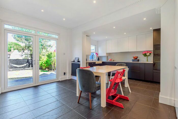 4 Bedroom Property To Rent In Kingsley Avenue, London, W13