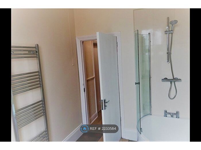 2 Bedroom Flat To Rent In Leeming Street, Mansfield, NG18