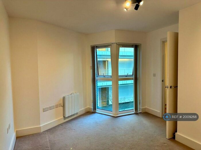 2 Bedroom Flat To Rent In Elder House, Kingston Upon Thames, KT1