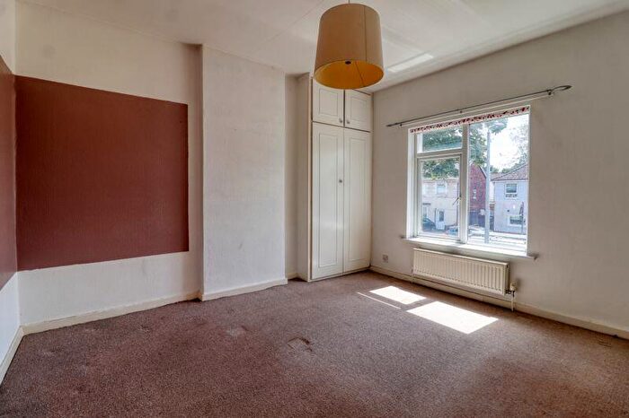 3 Bedroom Terraced House For Sale In Long Road, Scunthorpe, DN15