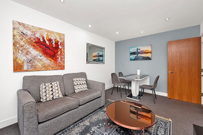 1 Bedroom Flat For Sale In High Street, London, E15