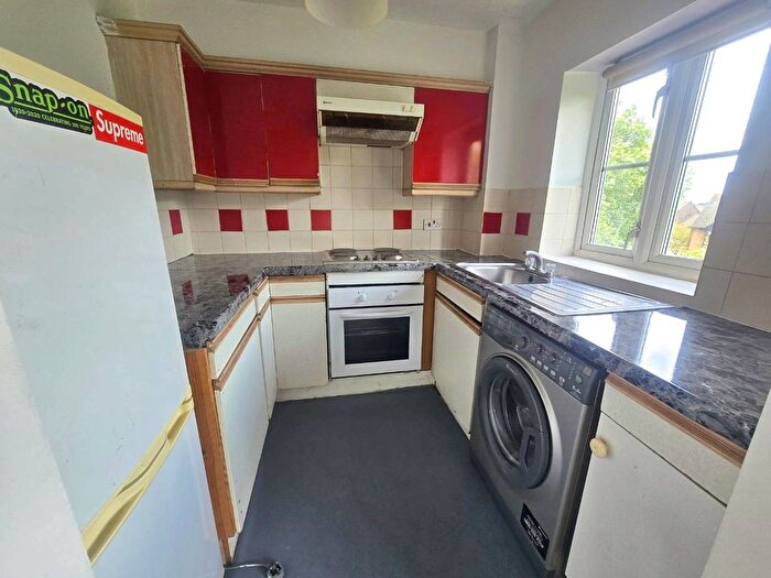 2 Bedroom Flat To Rent In Cygnet Close, London, Greater London, NW10