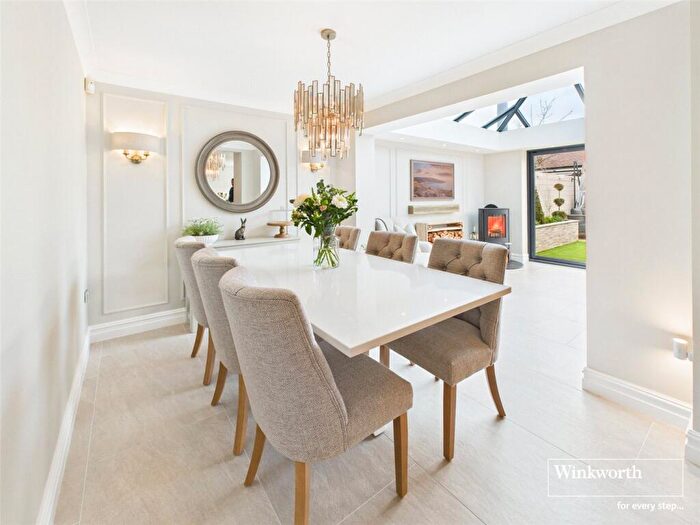 6 Bedroom Detached House For Sale In Orchard End, Chieveley, Newbury, Berkshire, RG20