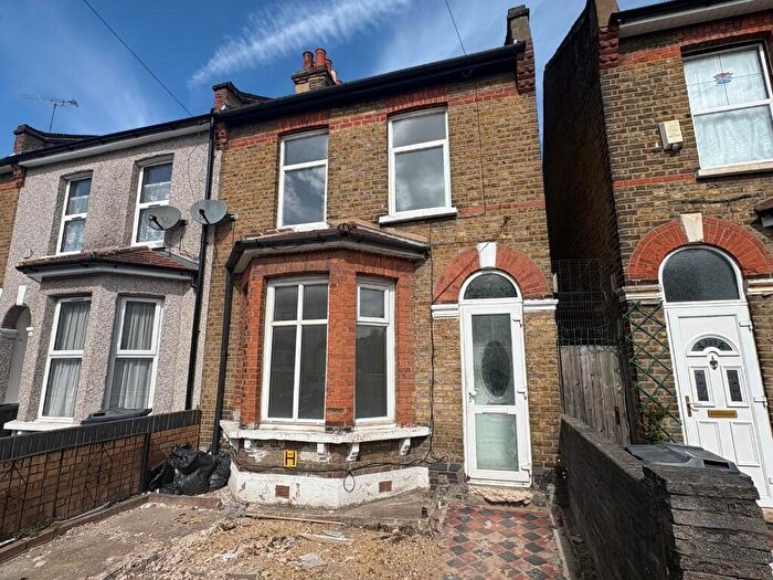 4 Bedroom Terraced House To Rent In Stanley Road, Ilford, London, IG1