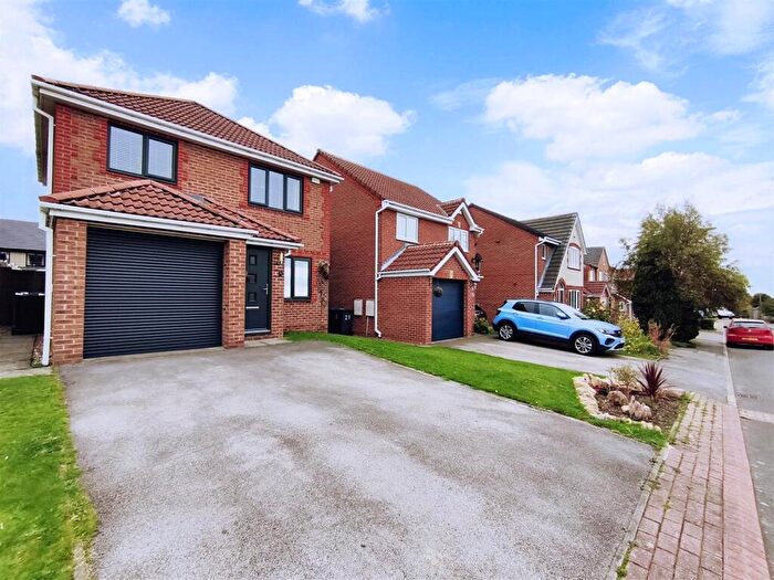 3 Bedroom Detached House For Sale In Priest Royd, Darton, S75