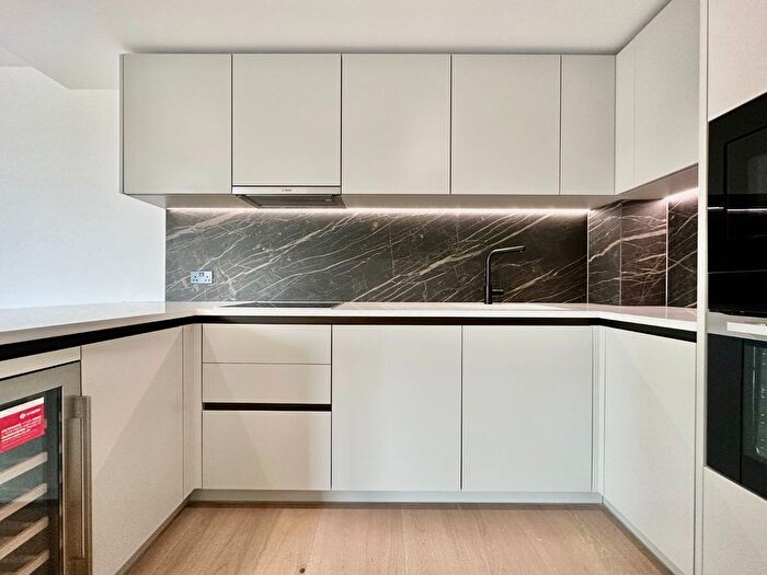 2 Bedroom Flat To Rent In Parrs Way, London, W6