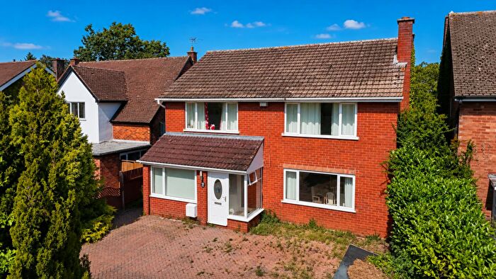 4 Bedroom Detached House For Sale In Hunts Road, Stratford-Upon-Avon, CV37