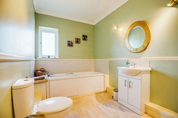 5 Bedroom Detached House For Sale In Meadow View, Llancadle, Barry, CF62