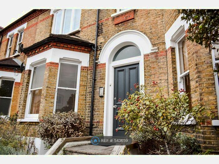 2 Bedroom Flat To Rent In Casewick Road, West Norwood, SE27