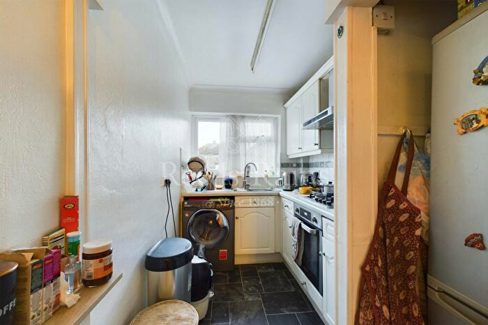 3 Bedroom Terraced House For Sale In Walkley Road, Dartford, Kent, DA1