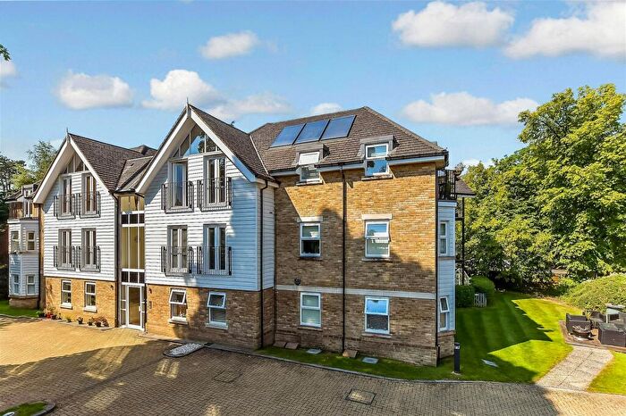 2 Bedroom Apartment For Sale In Westhall Road, Warlingham, Surrey, CR6