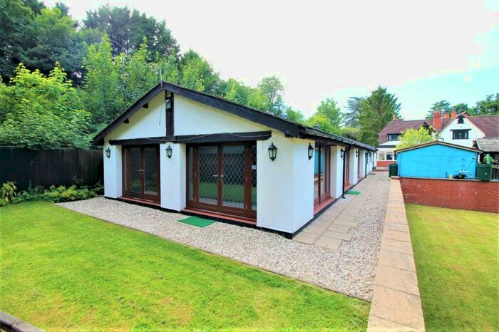 1 Bedroom Flat To Rent In Aqueduct Lane, Alvechurch, Birmingham, Worcestershire, B48