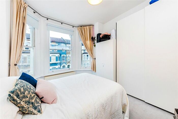 1 Bedroom Apartment To Rent In Strathblaine Road, London, SW11