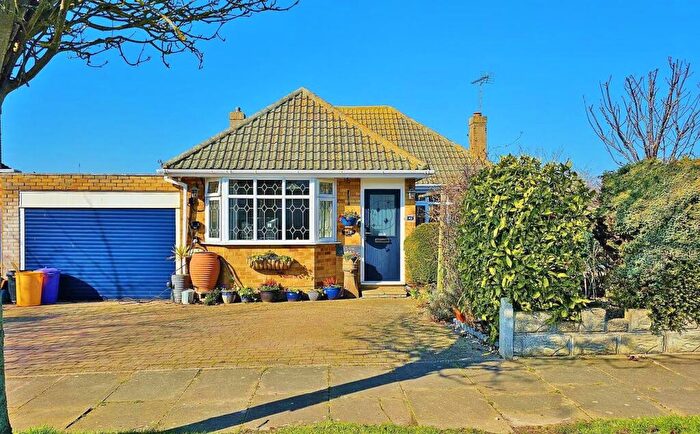 2 Bedroom Detached Bungalow For Sale In Easton Way, Frinton-on-Sea, Essex, CO13
