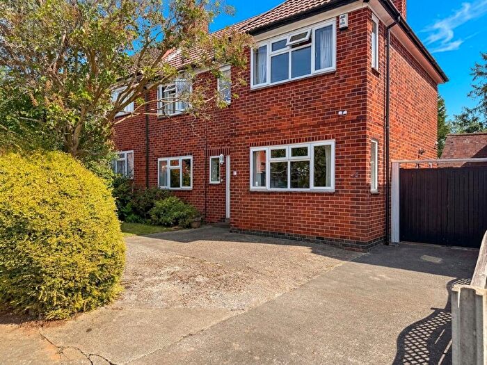 3 Bedroom Semi Detached House For Sale In Highway Road, Leicester, LE5