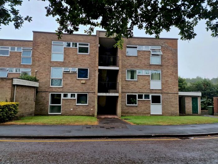 2 Bedroom Flat To Rent In Westleigh Close, Yate, Bristol, BS37