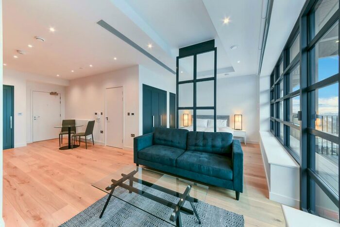 Apartment To Rent In Defoe House, London City Island, London, E14