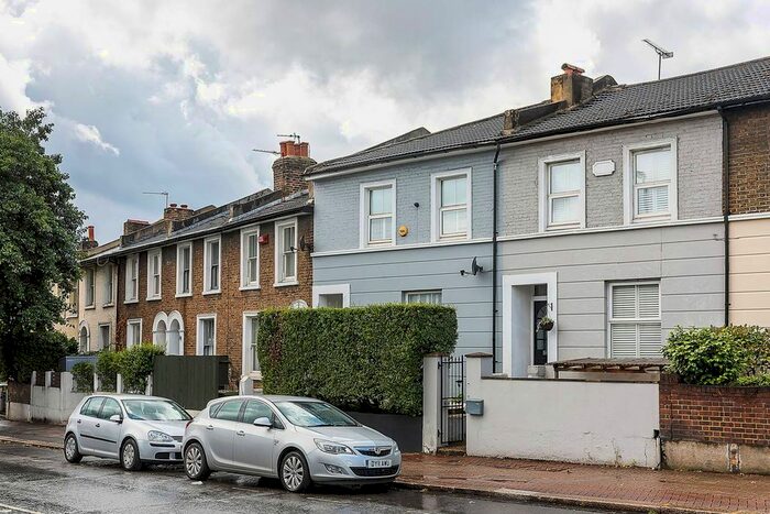 3 Bedroom Property To Rent In Merton Road, Wandsworth, London, SW18