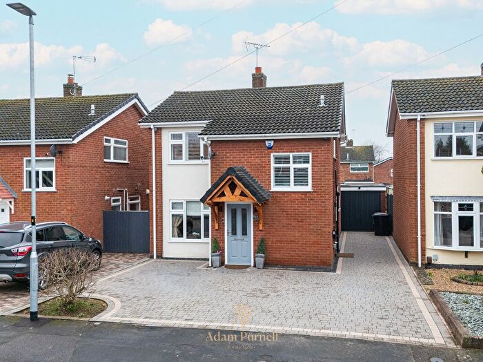 3 Bedroom Detached House For Sale In Brechin Close, Hinckley, LE10