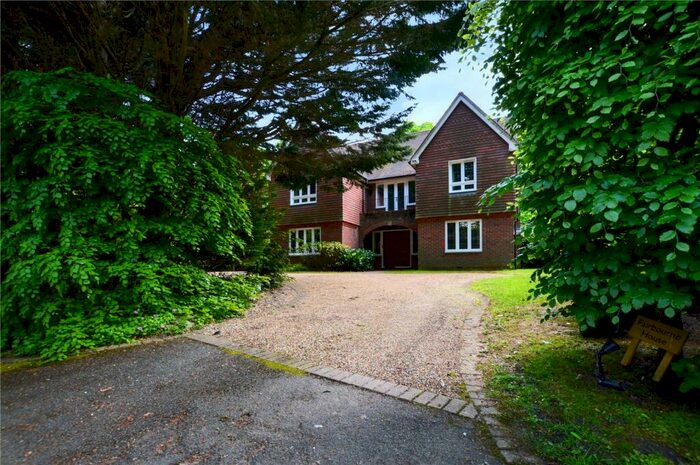 5 Bedroom Detached House To Rent In Old Avenue, West Byfleet, Surrey, KT14