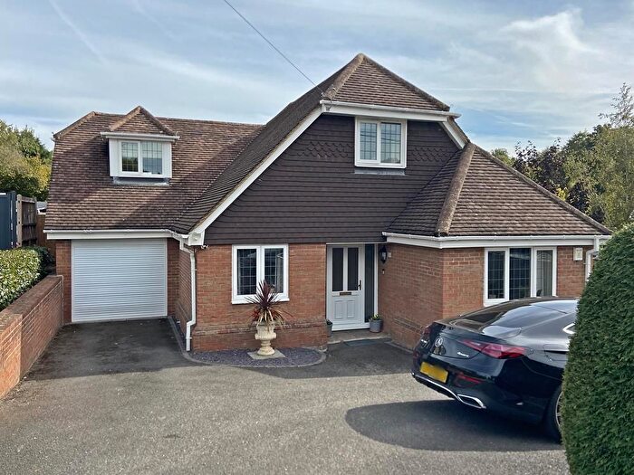3 Bedroom Detached House For Sale In New Road, Marlow, SL7
