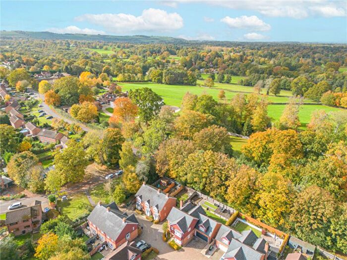 5 Bedroom Detached House For Sale In Paddock End, Woolton Hill, Newbury, Hampshire, RG20