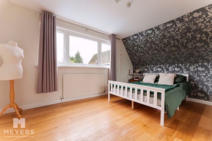 5 Bedroom Detached House To Rent In Kingfisher Close, West Moors, Ferndown, BH22