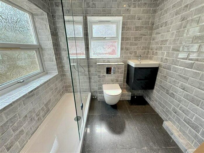 2 Bedroom Terraced House To Rent In Faringford Road, Stratford, E15