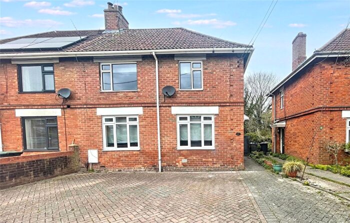 3 Bedroom Semi Detached House For Sale In The Avenue, Westbury, BA13