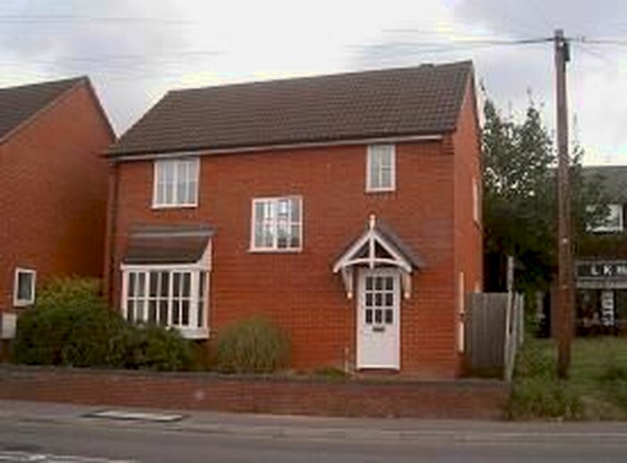 3 Bedroom Detached House To Rent In Newbury, Berkshire, RG14