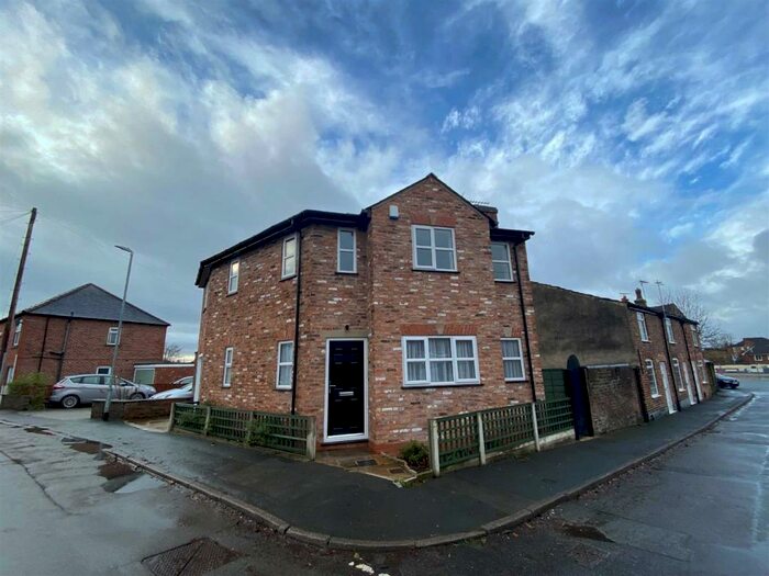 3 Bedroom Detached House To Rent In Copper Street, Macclesfield, SK11